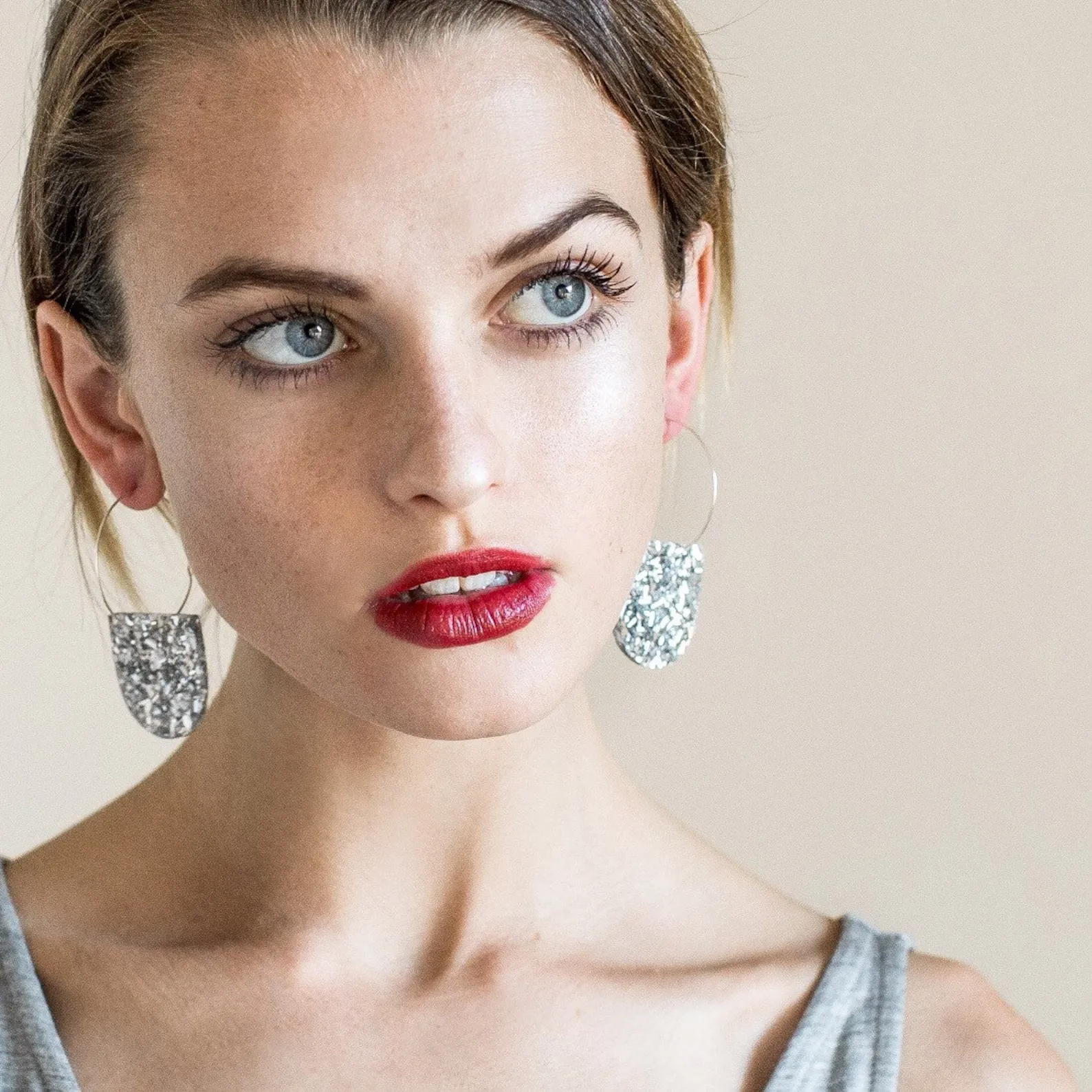 Flora Yoo Hoop Earrings - Red & Blue