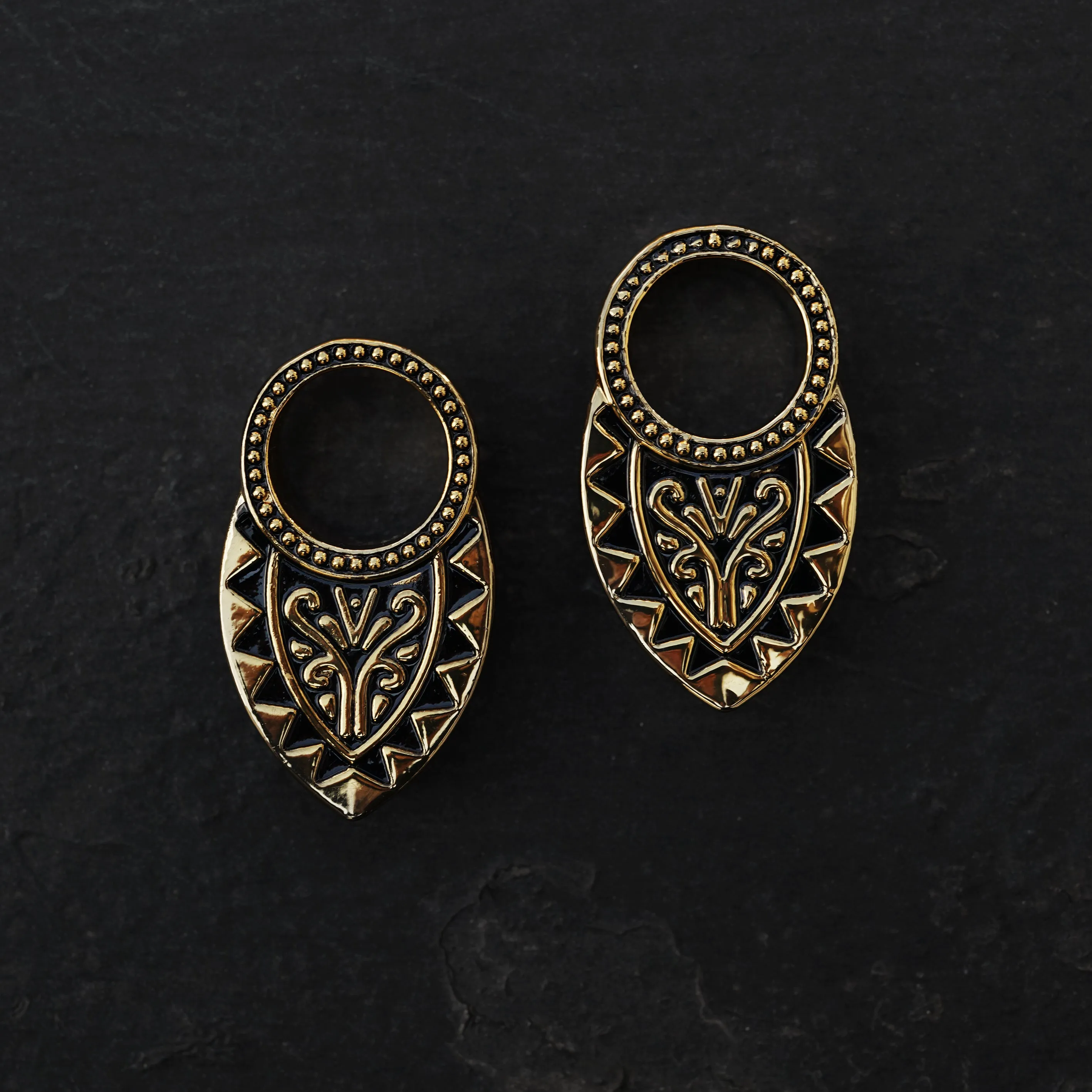 Izel Plug Tunnels