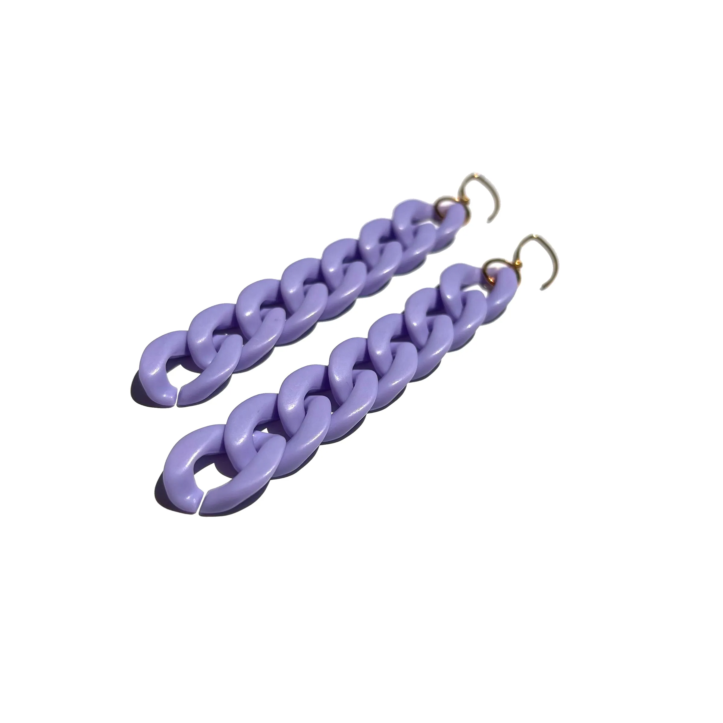MPR x IMAGINARIUM: Medium Curb Chain Link Earrings in Lavender