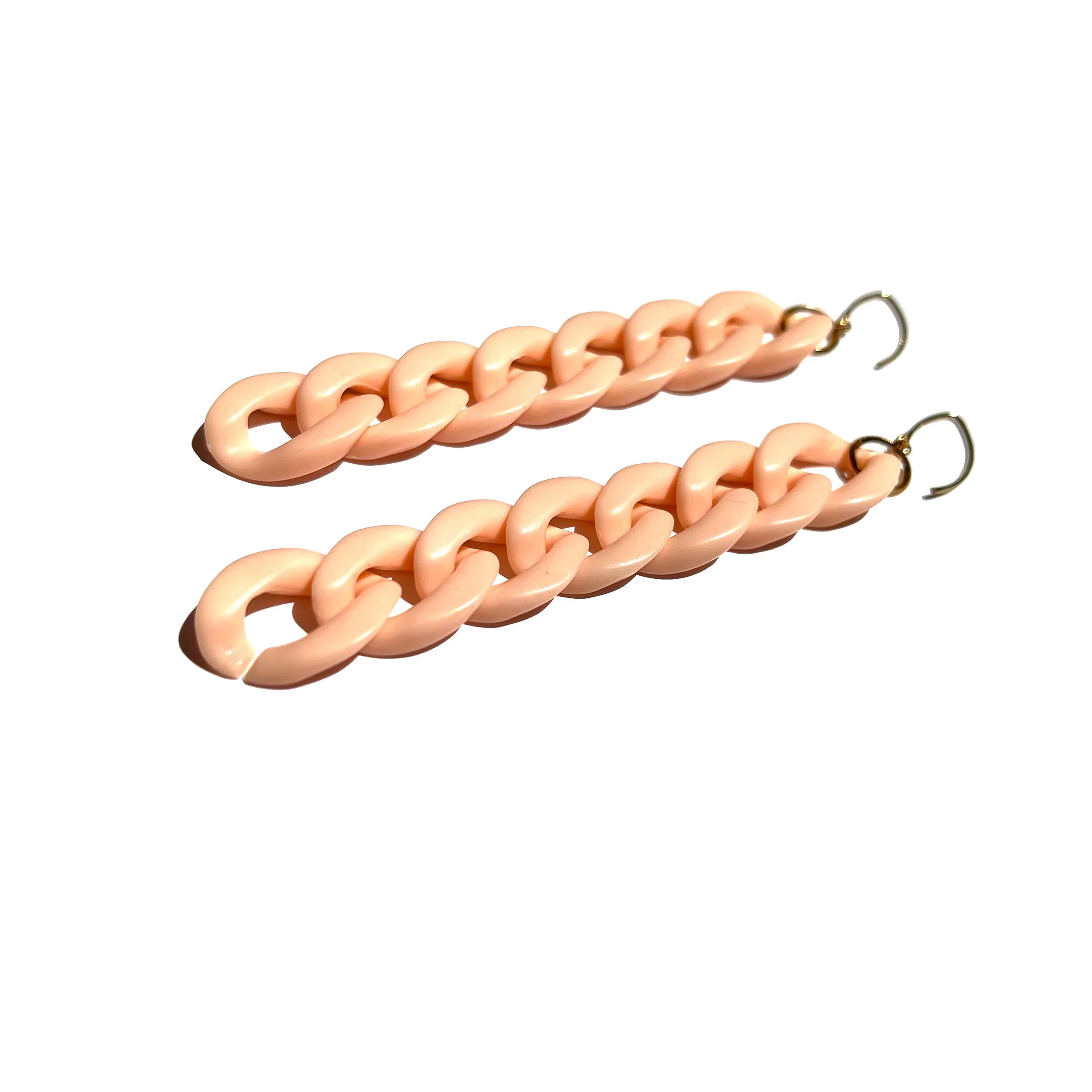 MPR x IMAGINARIUM: Medium Curb Chain Link Earrings in Peach
