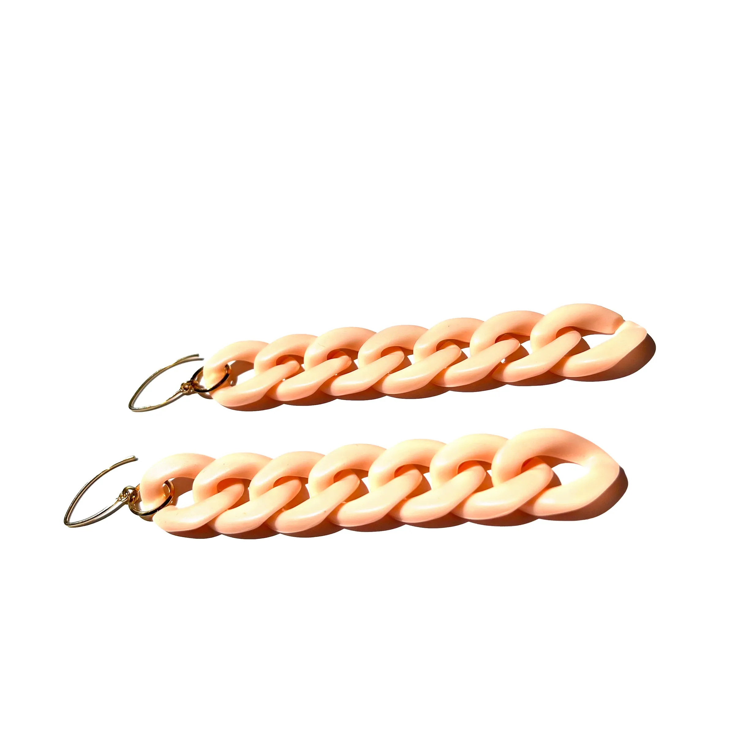 MPR x IMAGINARIUM: Medium Curb Chain Link Earrings in Peach