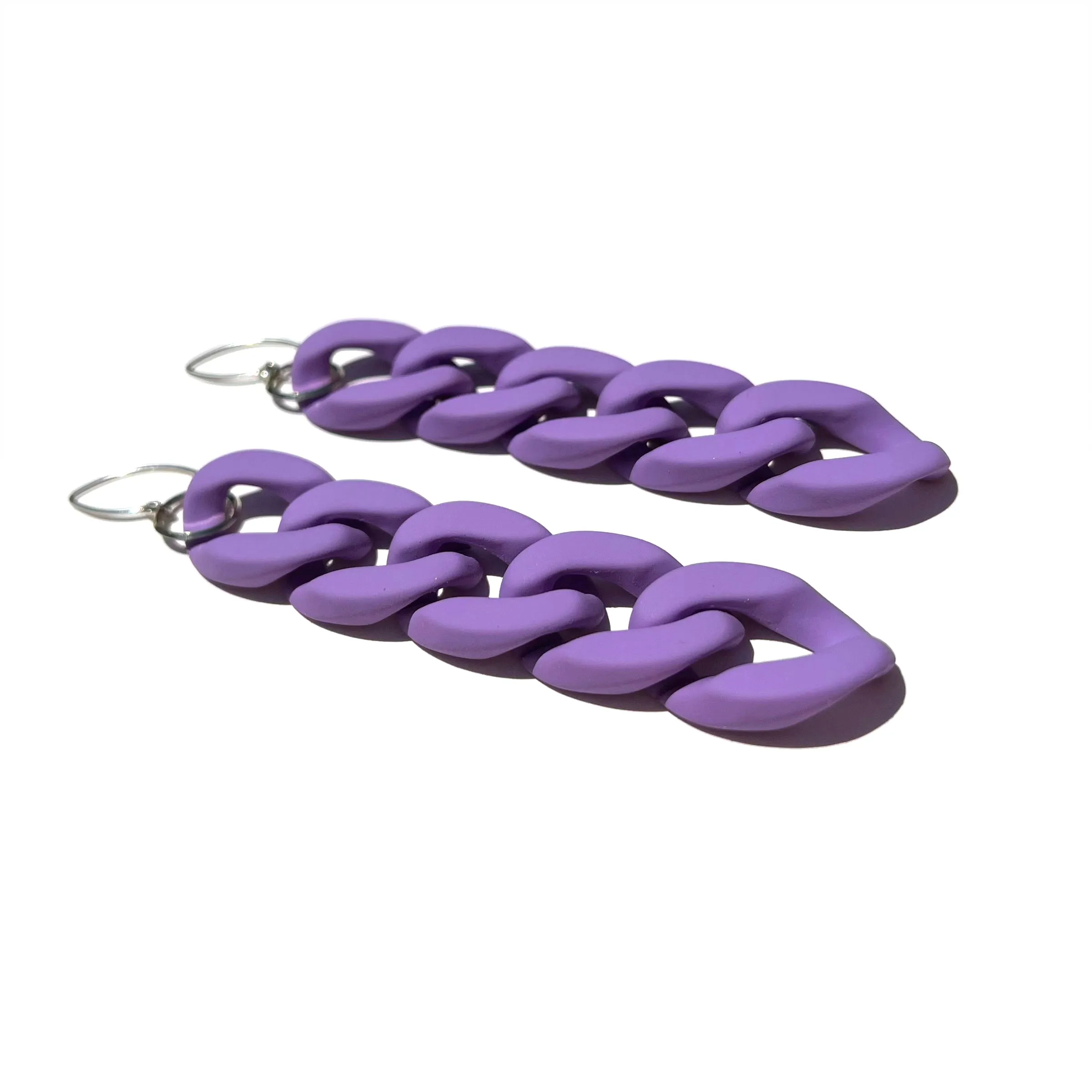 MPR x IMAGINARIUM: Velvet Matte Curb Medium Chain Link Hooks in Lavender