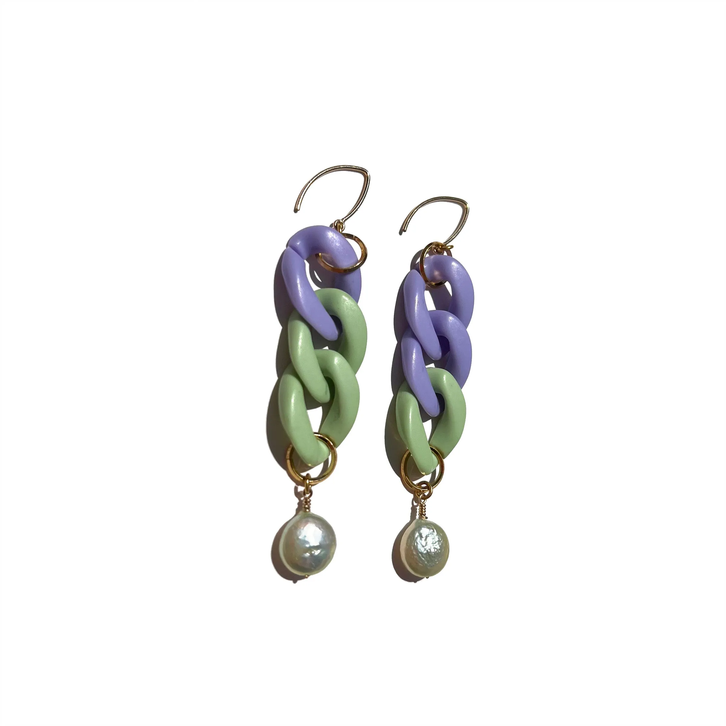 MPR x THE IMAGINARIUM: Curb Chain Pastel Mint Pearl Earrings