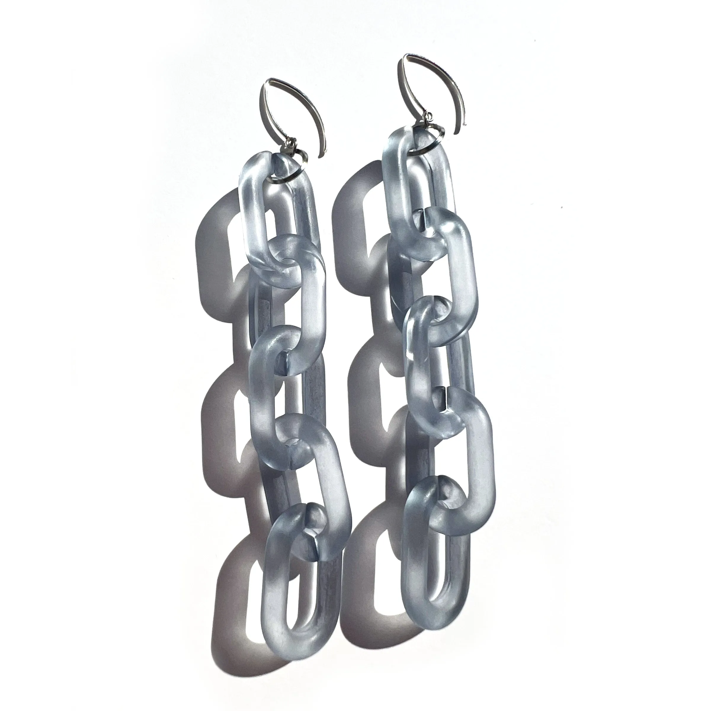 MPR x THE IMAGINARIUM: Mylar Balloon Chain Medium Link Hooks in Dark and Stormy Blue