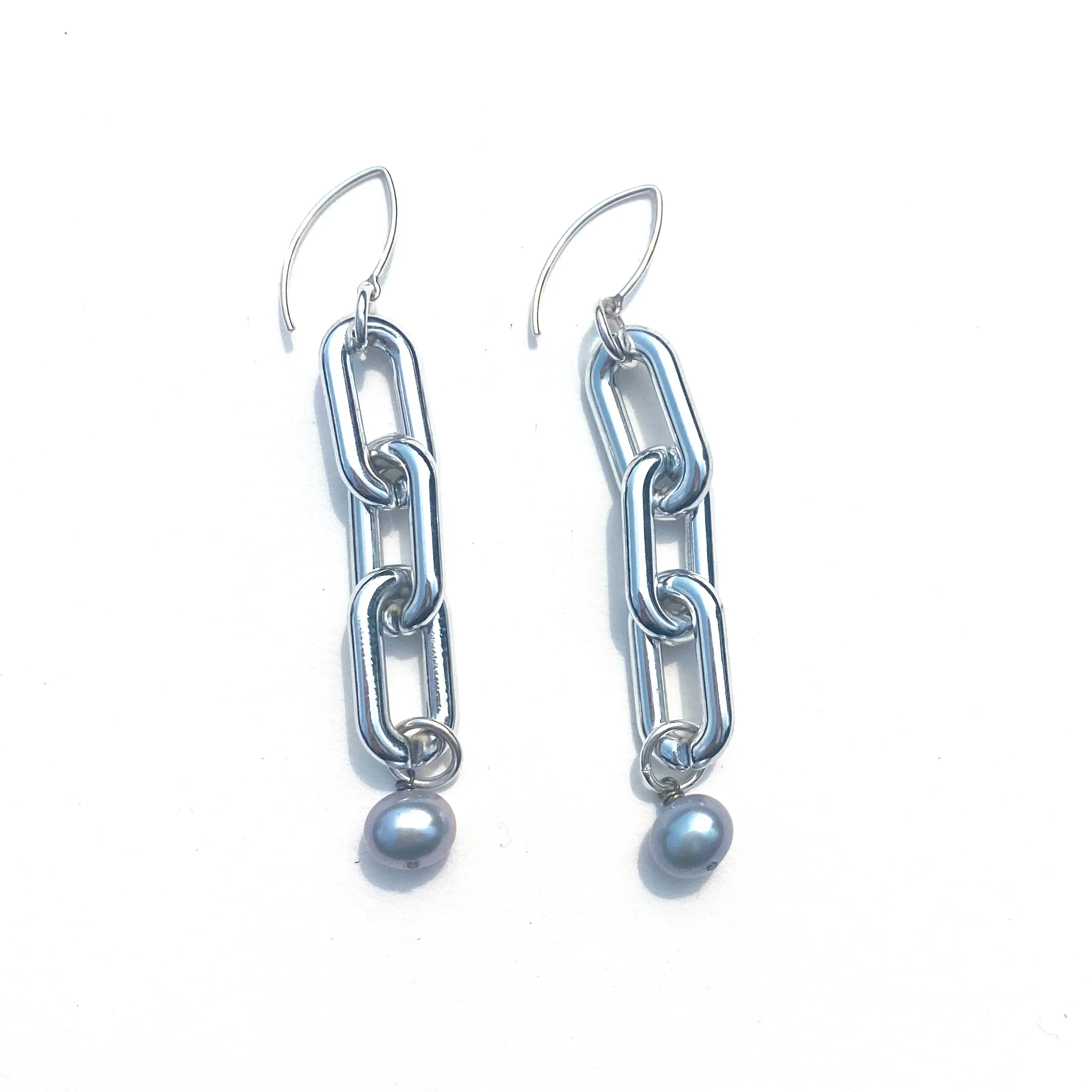 MPR x THE IMAGINARIUM: Mylar Balloon Pearl Chain Link Hooks in Silver