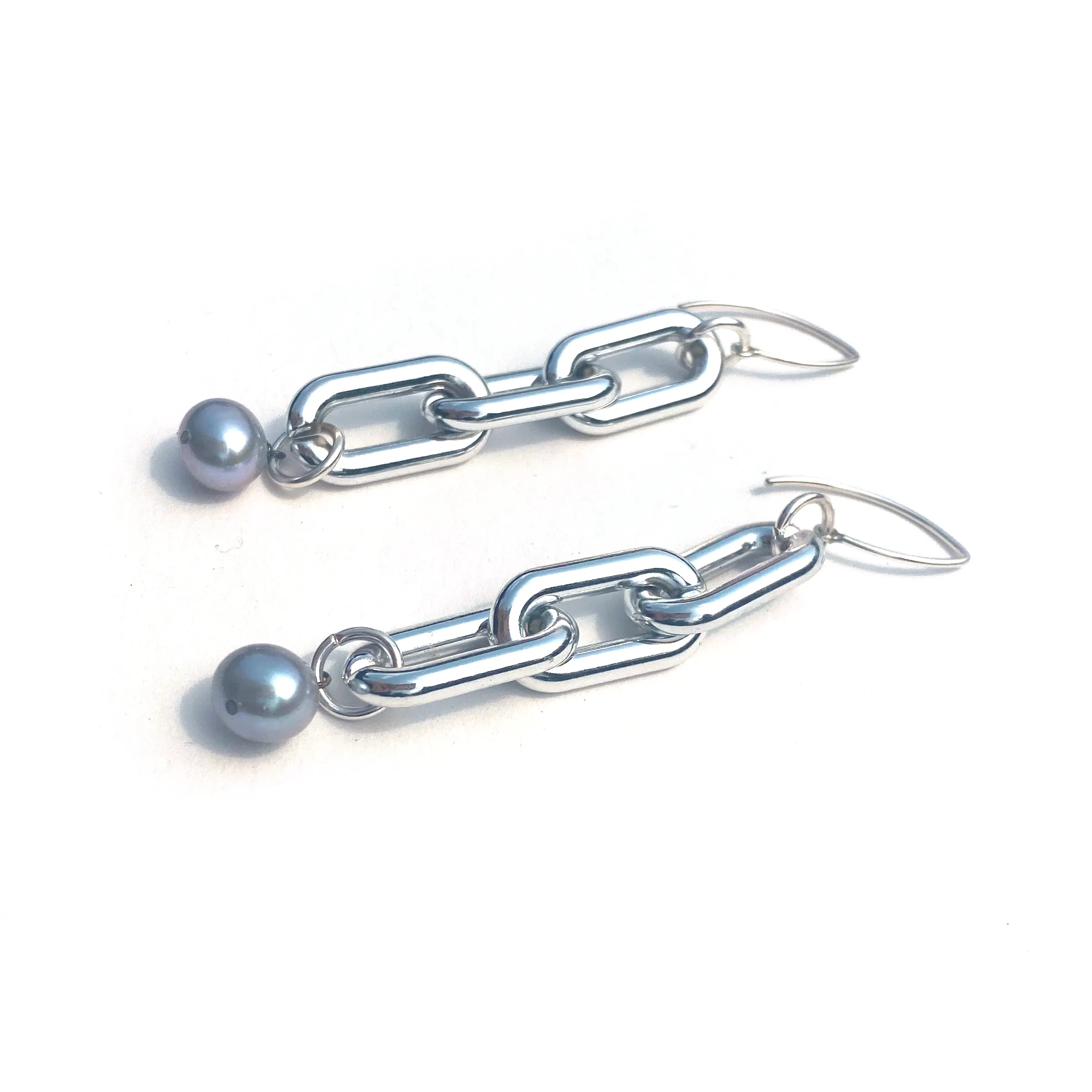MPR x THE IMAGINARIUM: Mylar Balloon Pearl Chain Link Hooks in Silver