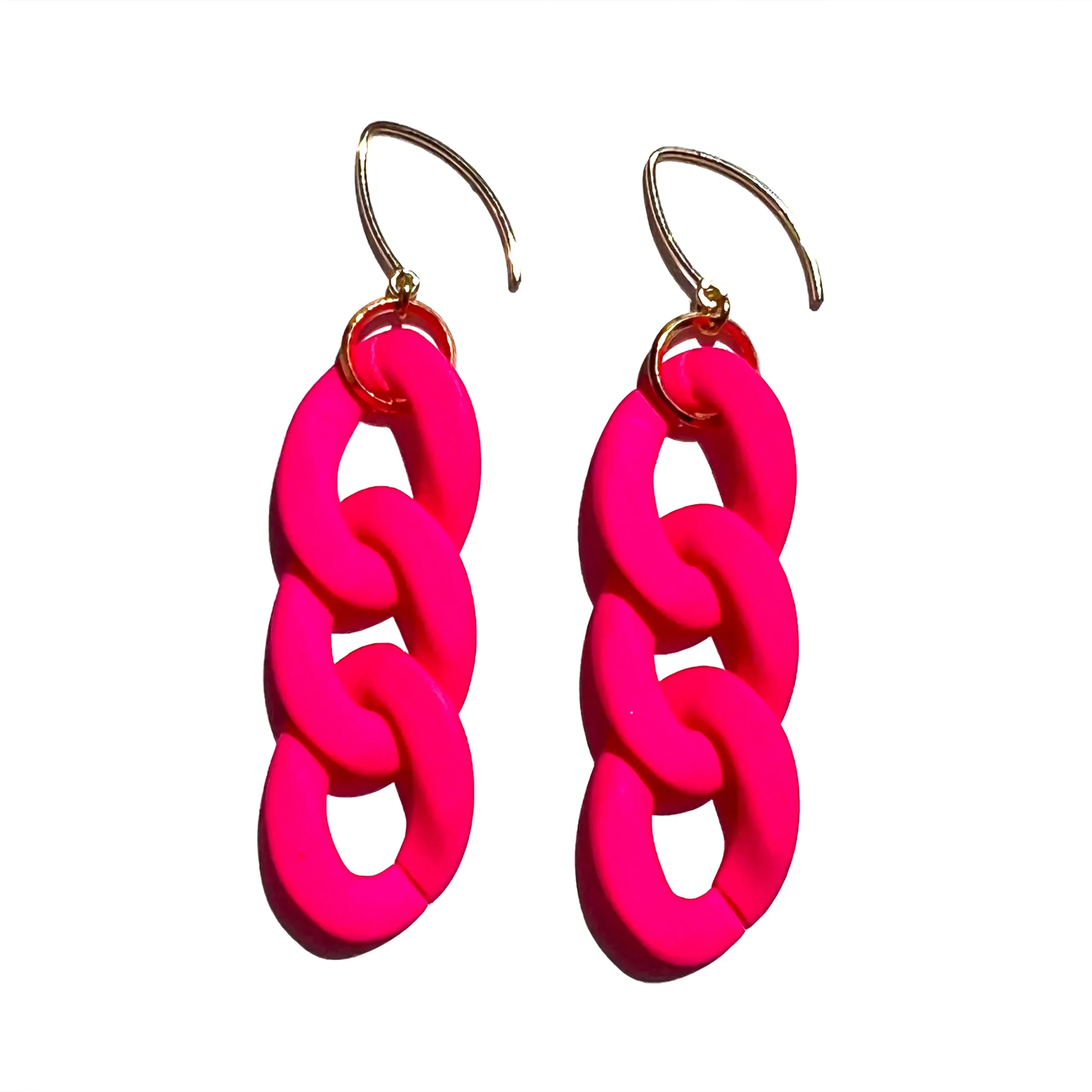 MPR x THE IMAGINARIUM: Short Curb Chain Link Hooks in Neon Pink