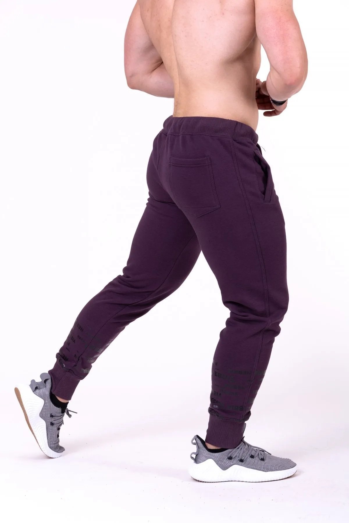 Nebbia Gym Hero Joggers 153 - Burgundy