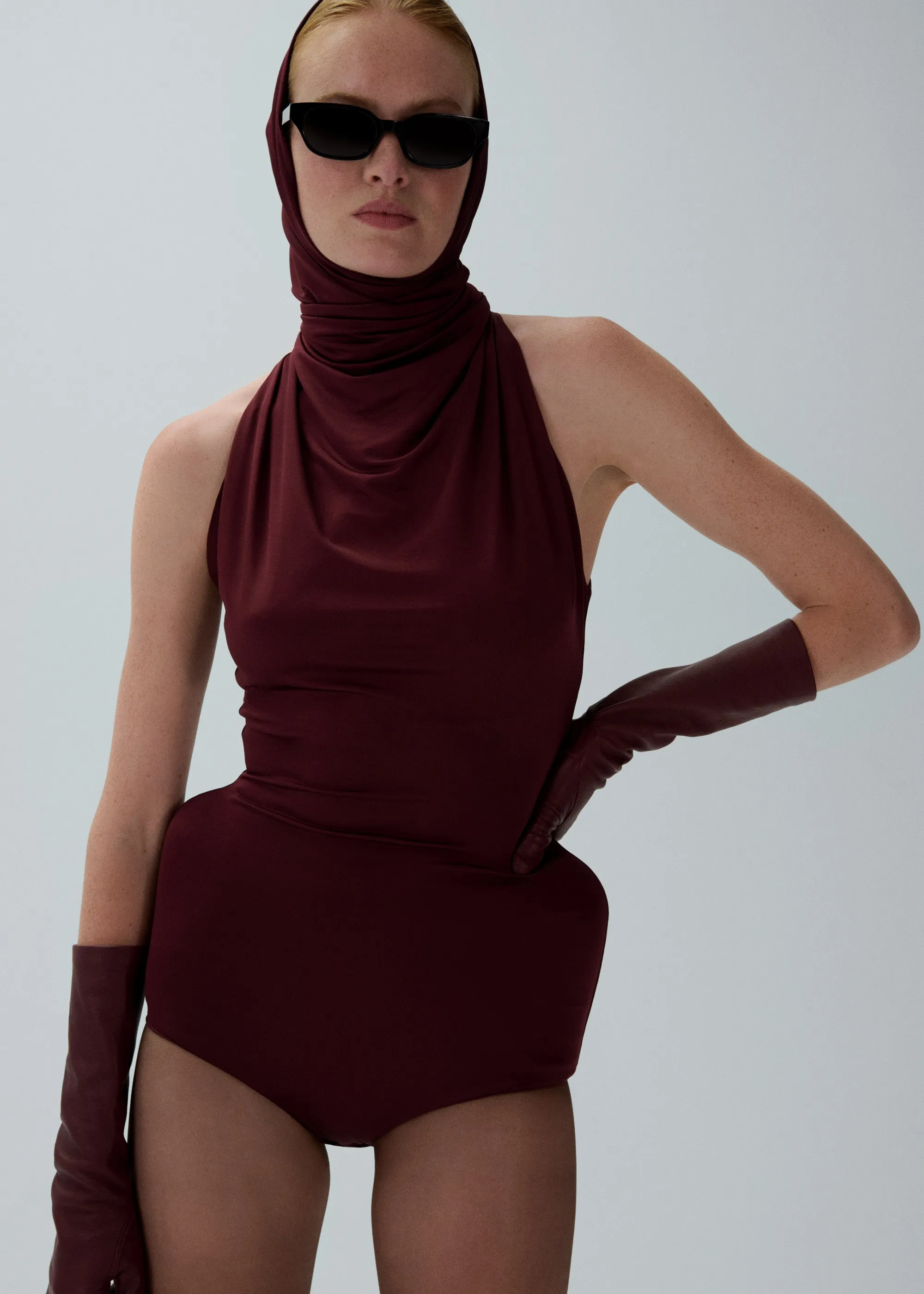 Padded hip bodysuit in bordeaux