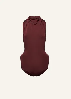 Padded hip bodysuit in bordeaux