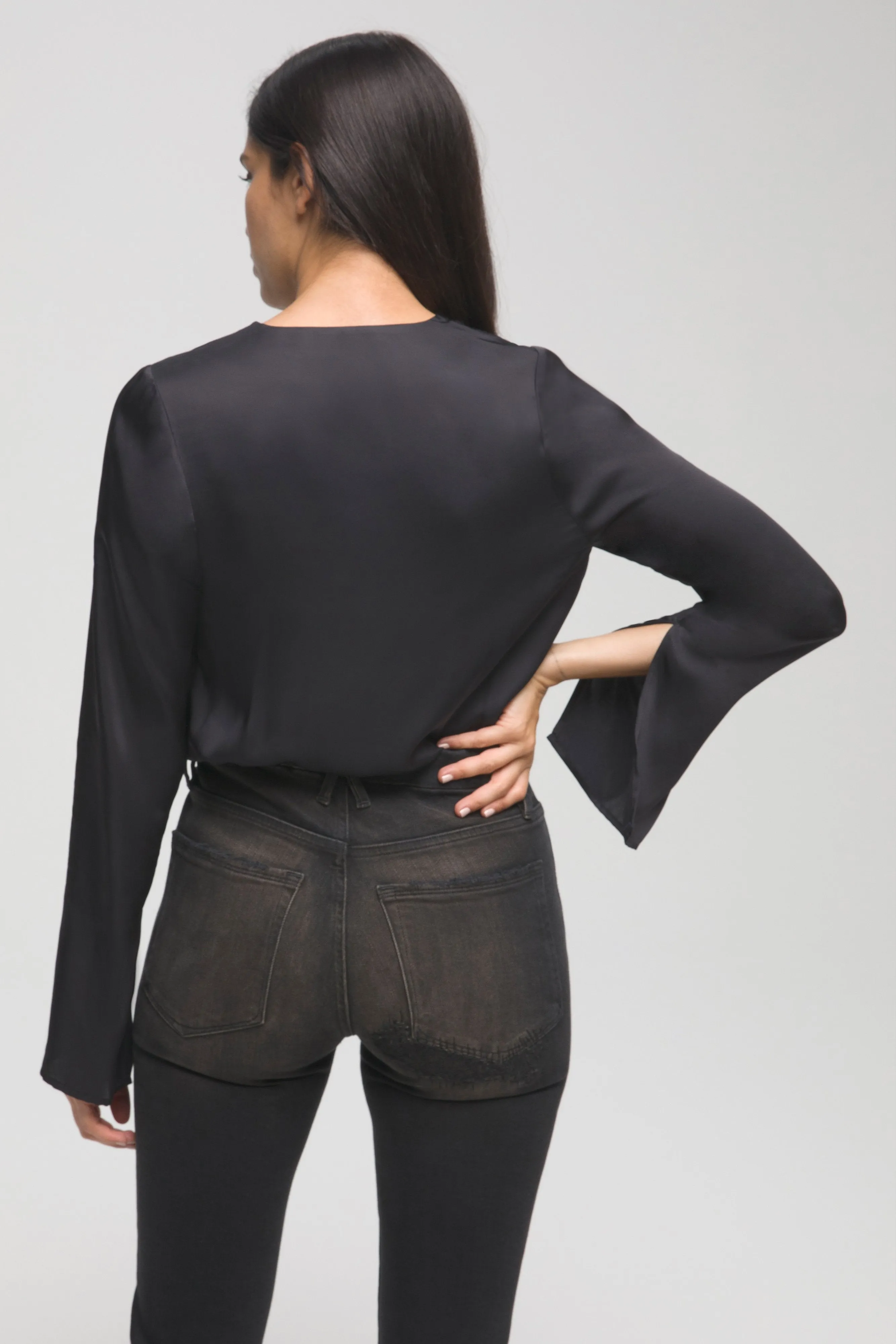 SATIN WRAP BODY | BLACK001