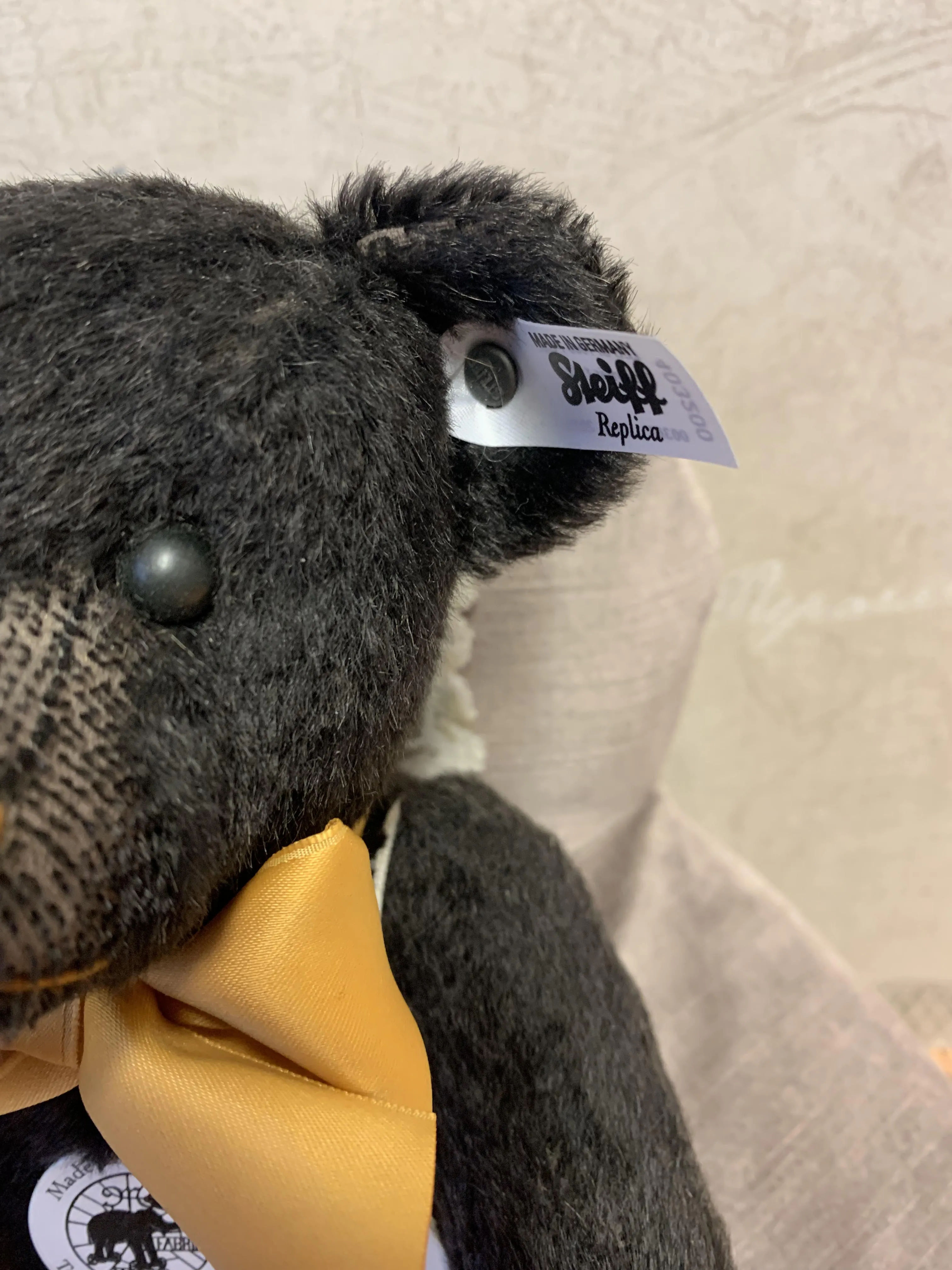 Steiff  Black Teddy Bear with Growler, Limited Edition Replica 1912(403200)